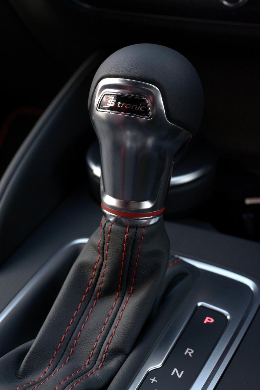 Детали интерьера Audi S3 Sedan (8V) 2013 года  (UK) (фото 48 из 53)